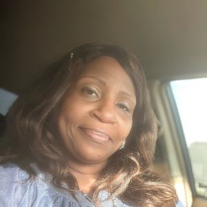 Meet your Posher, Yolanda